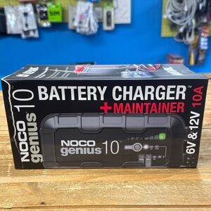Genius 10 Black Battery Charger and Maintainer
